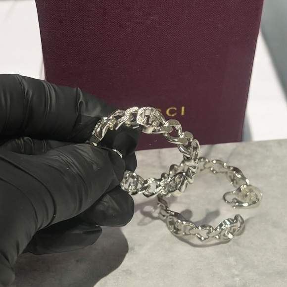 Gucci Metal Interlocking G Gourmette Chain Hoop Earrings Palladium - Picture 2 of 5